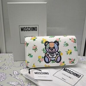 🩷Moschino Teddy Bear wallet on chain White floral print canvas $700